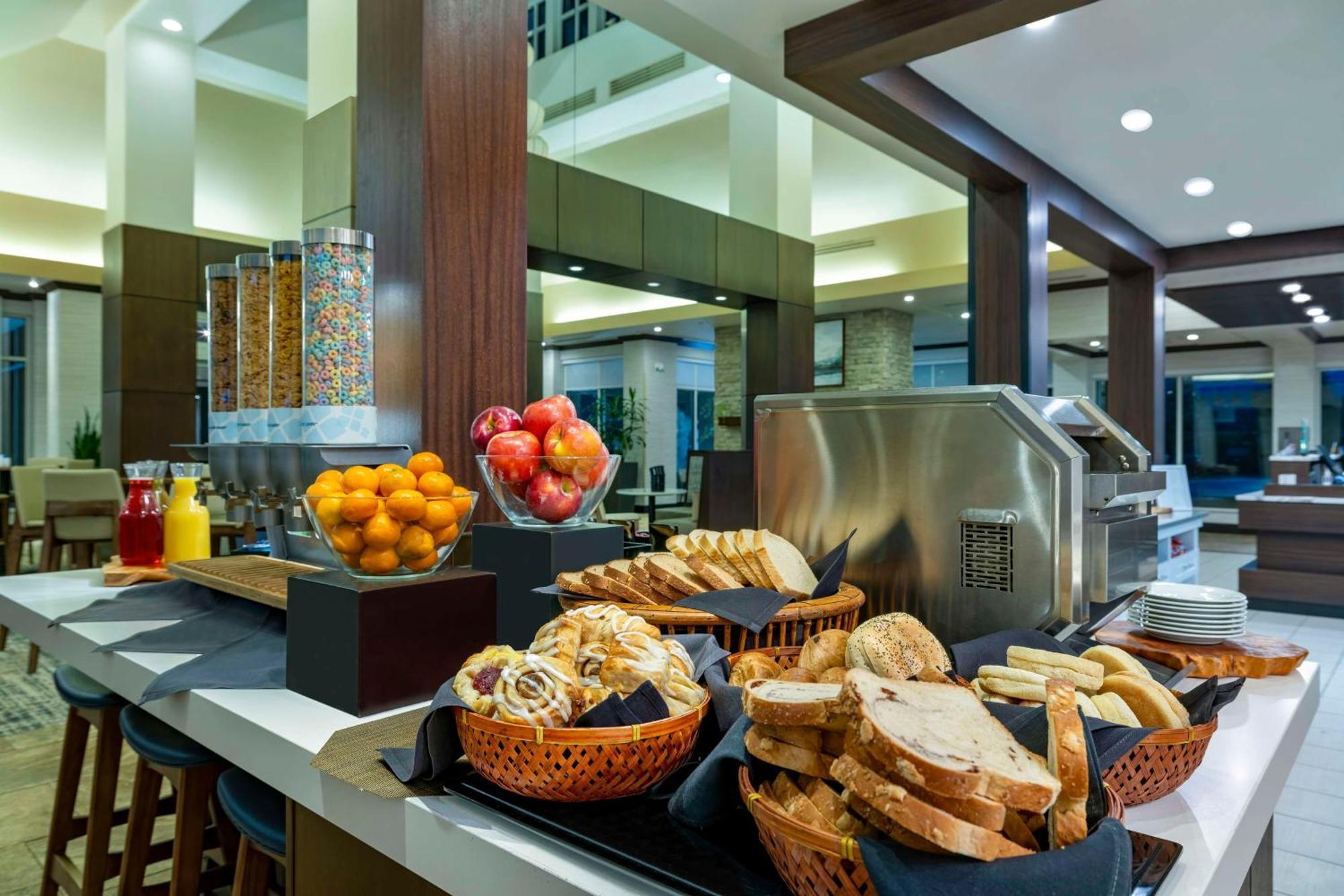 Hilton Garden Inn Boise Spectrum Екстер'єр фото