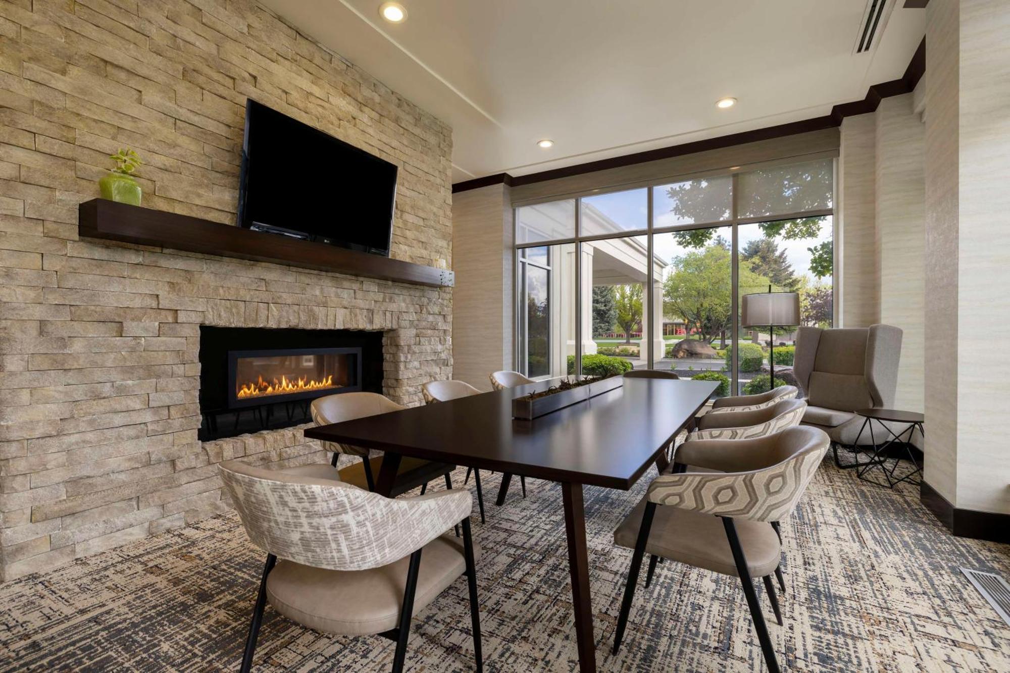 Hilton Garden Inn Boise Spectrum Екстер'єр фото